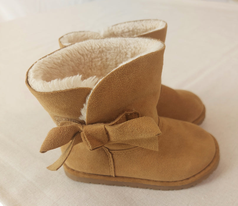 ZARA Faux fur-lined boots