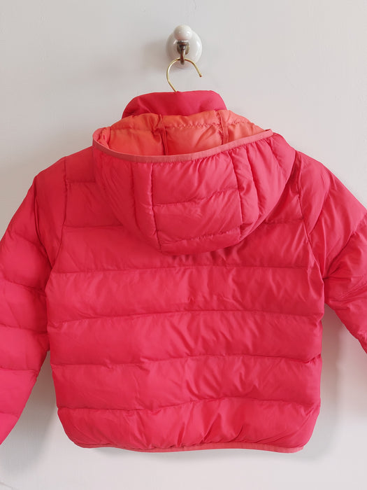 UNIQLO Lightweight fuchsia girls’ puffer jacket with removable hood