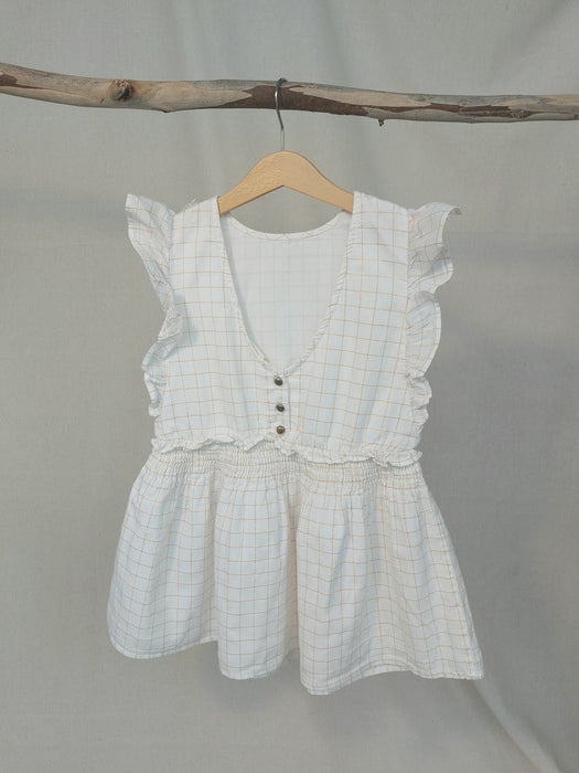 LOUIS LOUISE Girls’ white dress with ruffle details