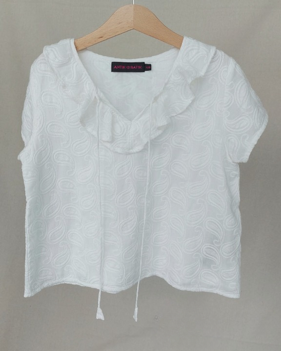 ANTIK BATIK Girls’ white short-sleeve blouse