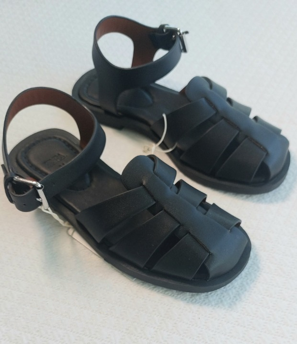 ZARA Kids beach sandals