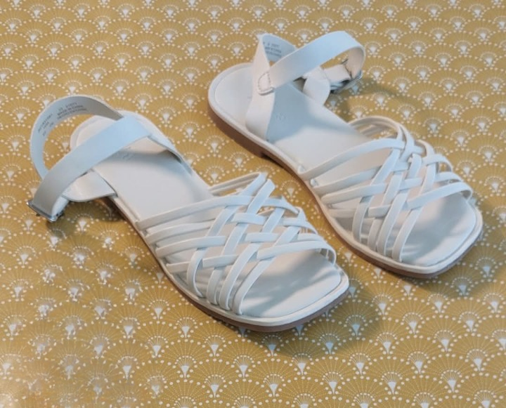 ZARA Cream kids sandals